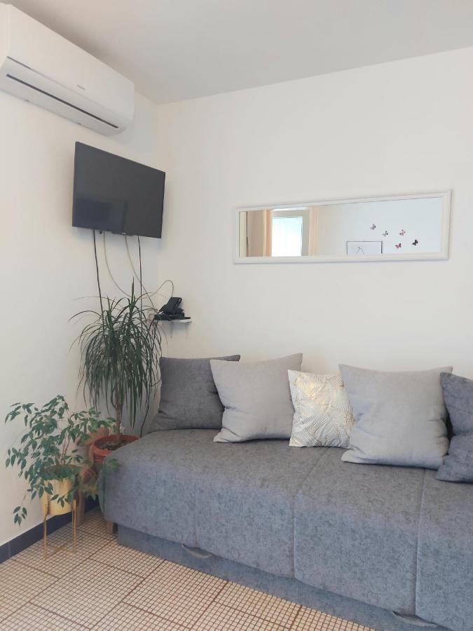 Apartment Rita セニ エクステリア 写真